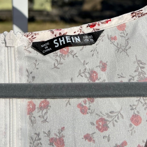 Flutter-Sleeve, Square-Neck, Cream Sundress with Red Roses - Picture 10 of 16